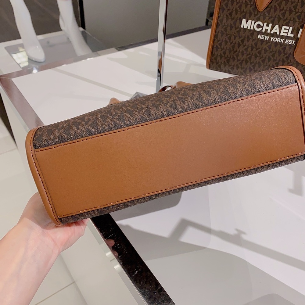 Michael Kors Mirella Small Logo Crossbody Bag - Picture 5 of 8